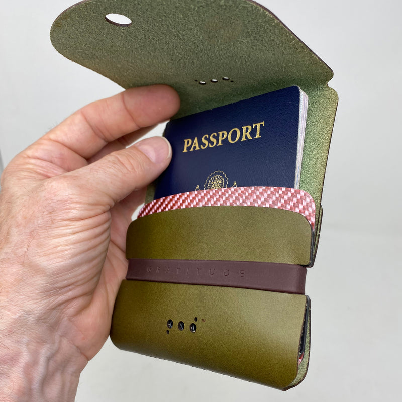 Arch™ Traveler™ - Smooth Olive 3CF - PodWallets.com Kurt Jennings